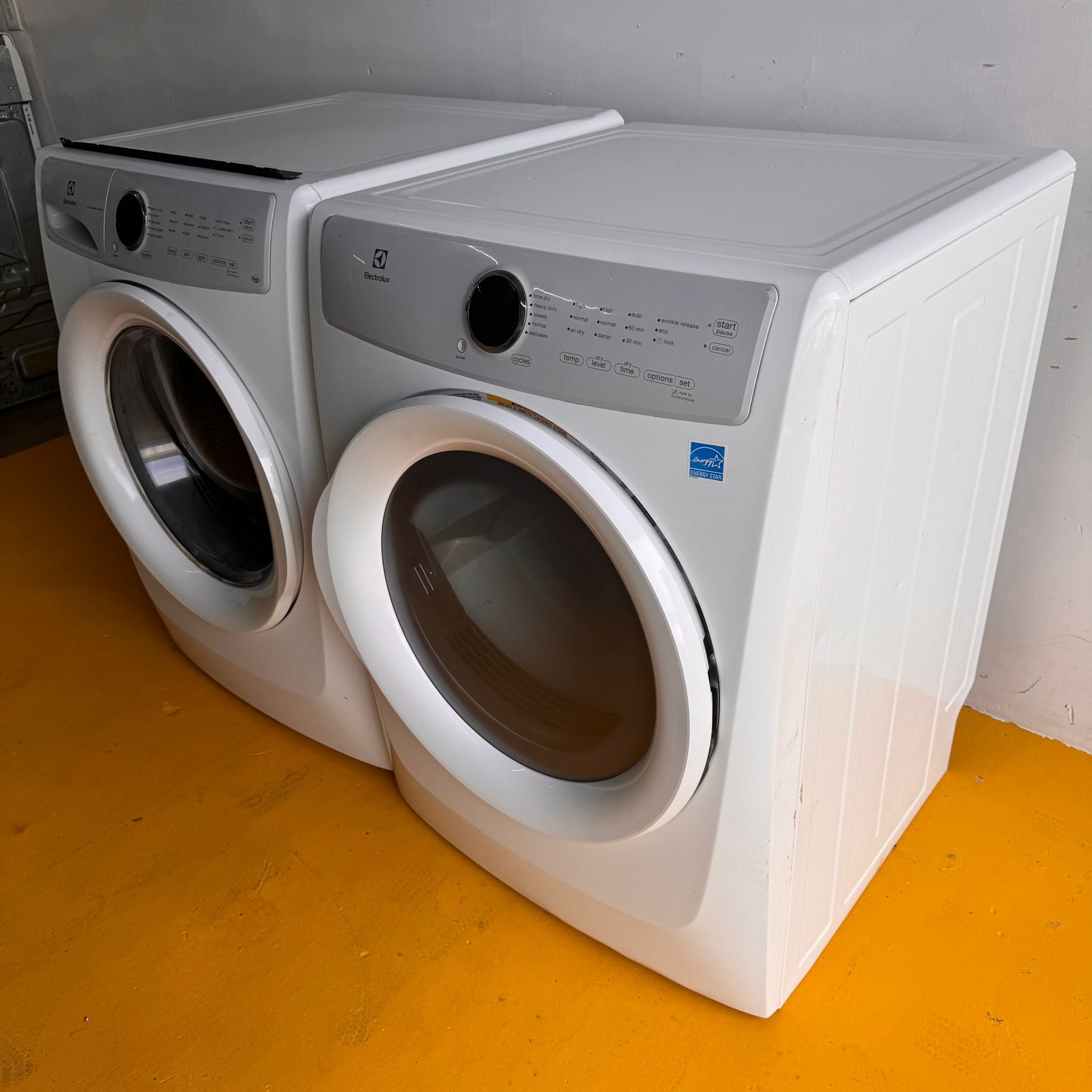 Electrolux Washer and Gas Dryer Front Load Electrolux Washer and Gas Dryer Front Load